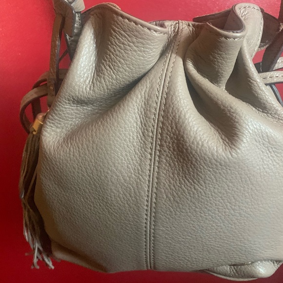 Beautiful leather crossbody brand new w/o tags - Picture 4 of 7